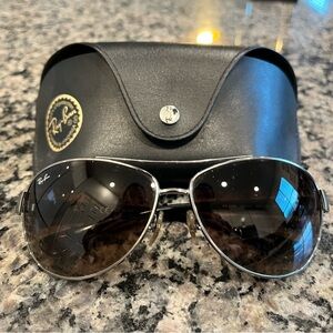 Ray-Ban Silver Aviator Sunglasses with Black Case